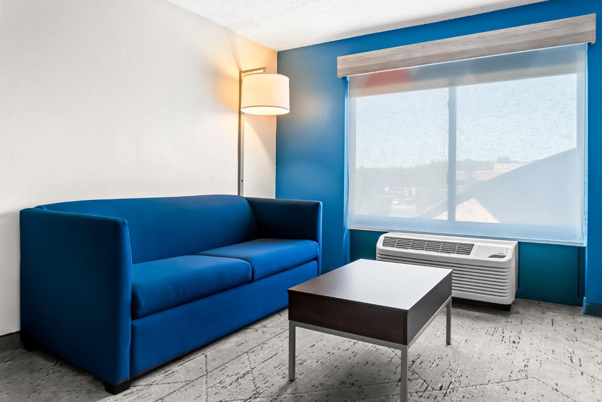 Holiday Inn Express & Suites Detroit - Novi By Ihg Exterior foto