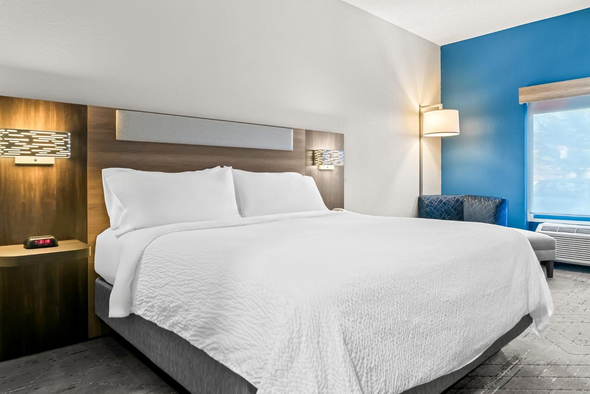 Holiday Inn Express & Suites Detroit - Novi By Ihg Exterior foto