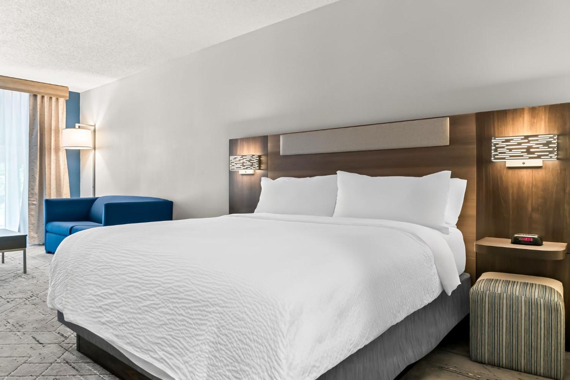 Holiday Inn Express & Suites Detroit - Novi By Ihg Exterior foto