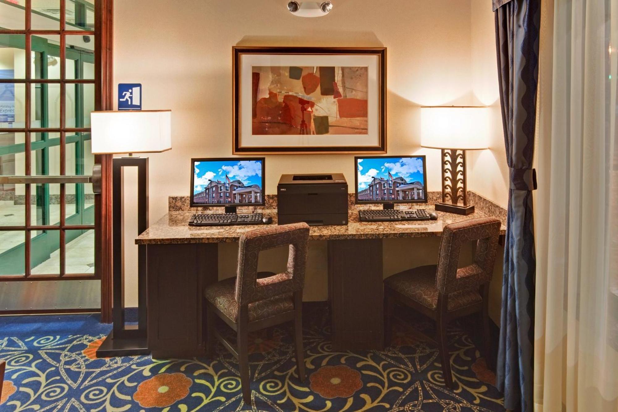 Holiday Inn Express & Suites Detroit - Novi By Ihg Exterior foto