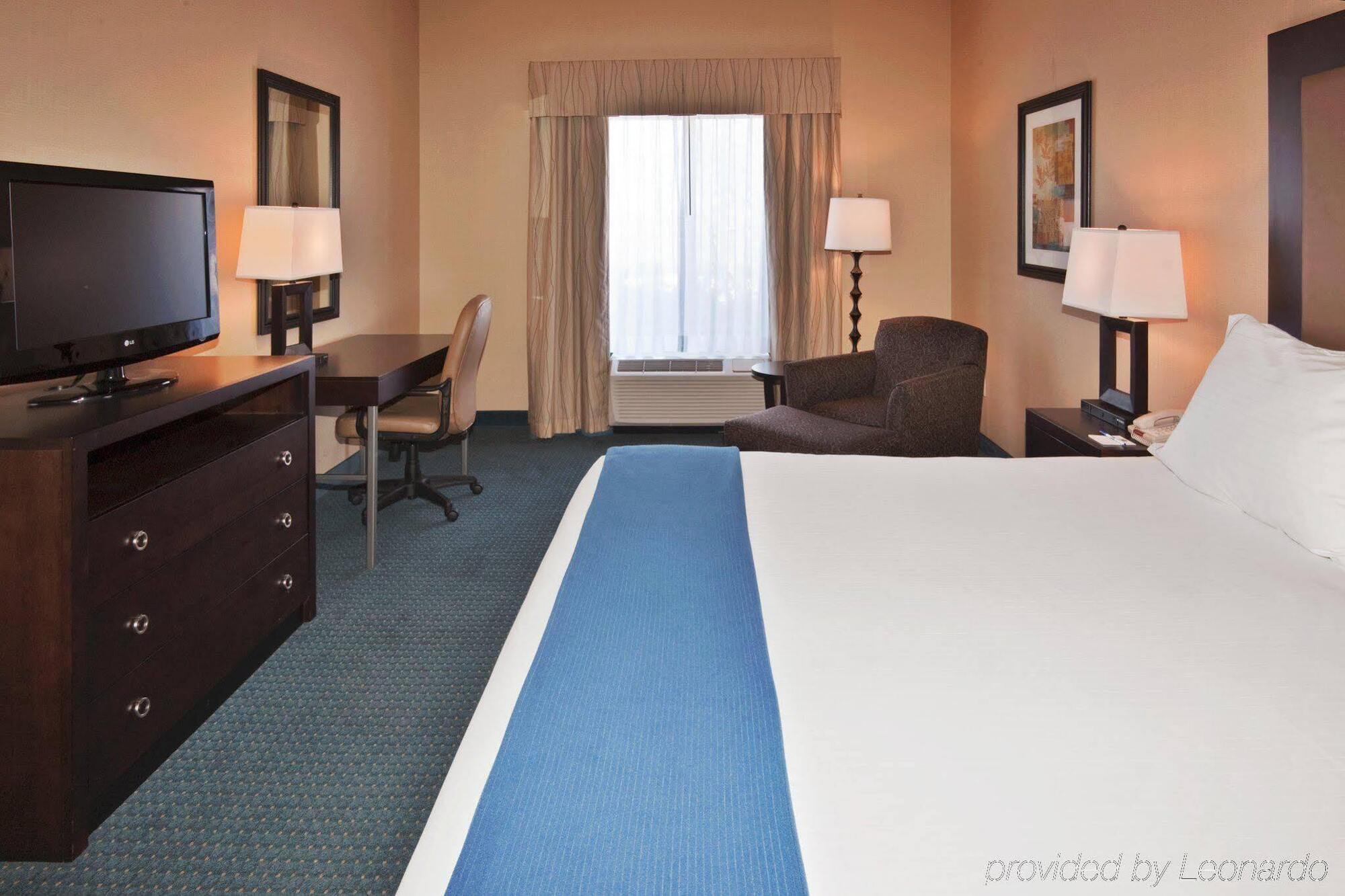 Holiday Inn Express & Suites Detroit - Novi By Ihg Exterior foto